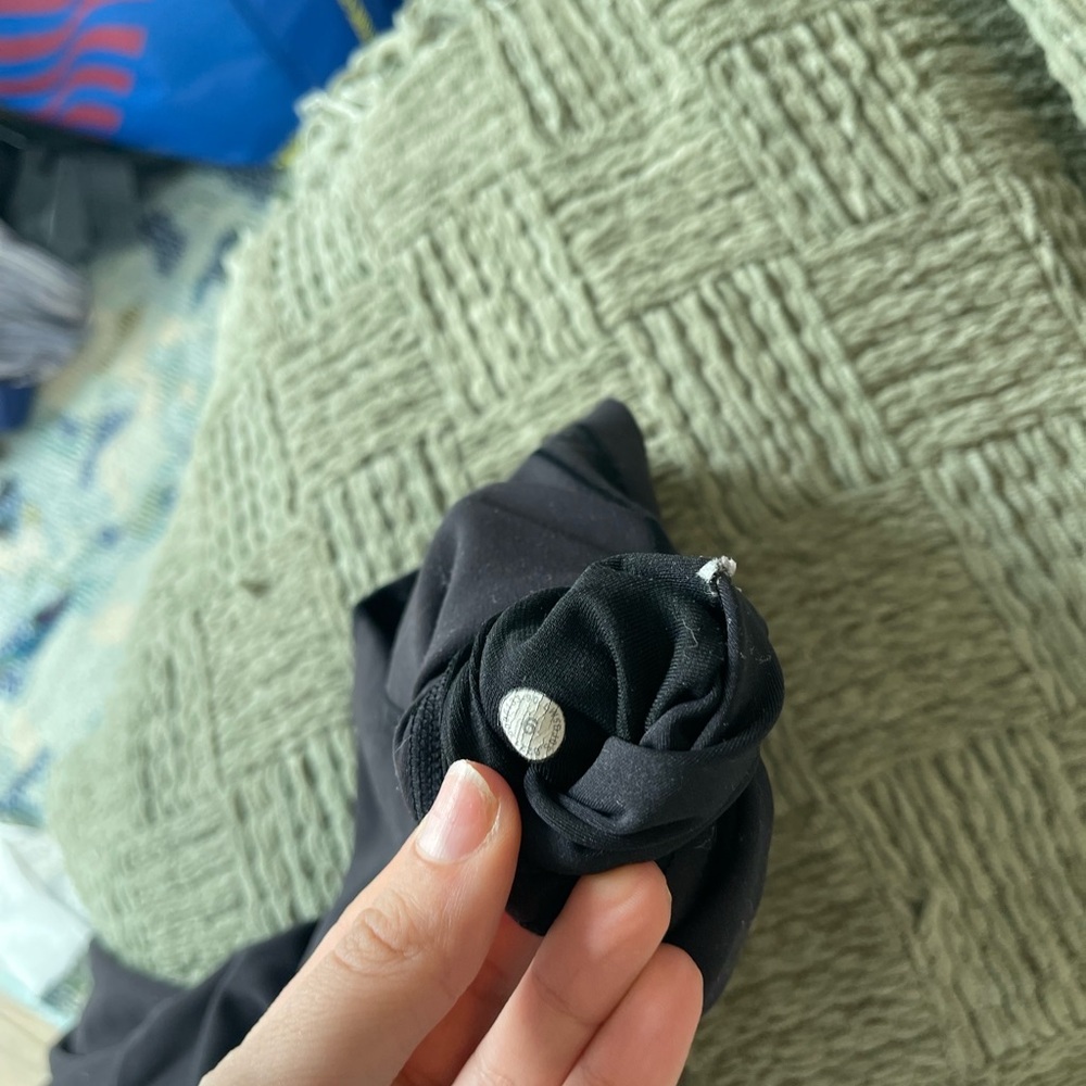 Lululemon Black High-Waisted Leggings - Picture 4 of 7